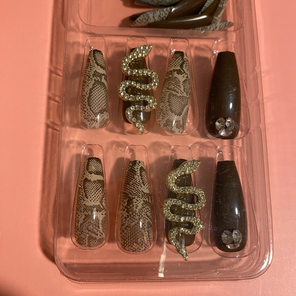 Snake Pattern Press On Nails - Picture 3 of 6
